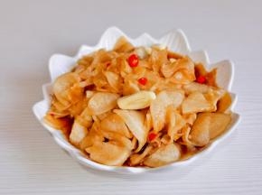 抓拌均匀，腌制2小时以上即可食用。