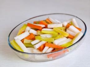 抓拌均匀腌制30分钟。