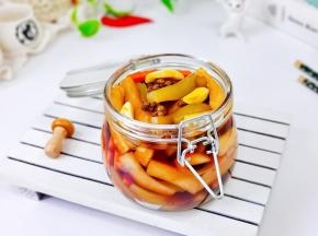 吃不完装入密封罐中。