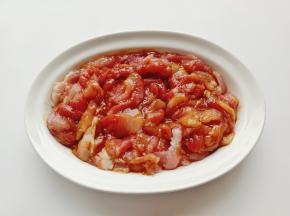 拌均匀腌制10分钟入味。