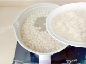 放酒酿、白糖煮两分钟。