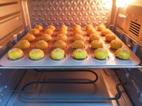 送入预热好的烤箱。