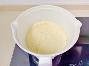 奶粉翻拌均匀后关火。