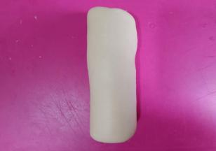 从上往下卷起来。