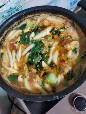 起锅前淋入适量的香油即可食用！