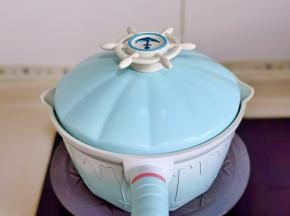 盖上盖子中火再煮5分钟。