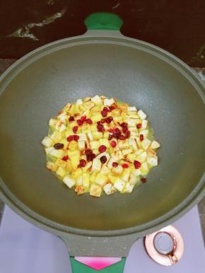 再放入蔓越莓干