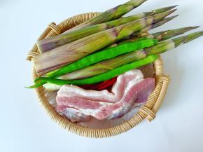 准备好需要的食材。