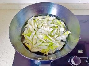 加一点点盐增加底味。