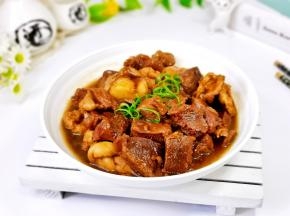 盛出装盘撒上葱丝。