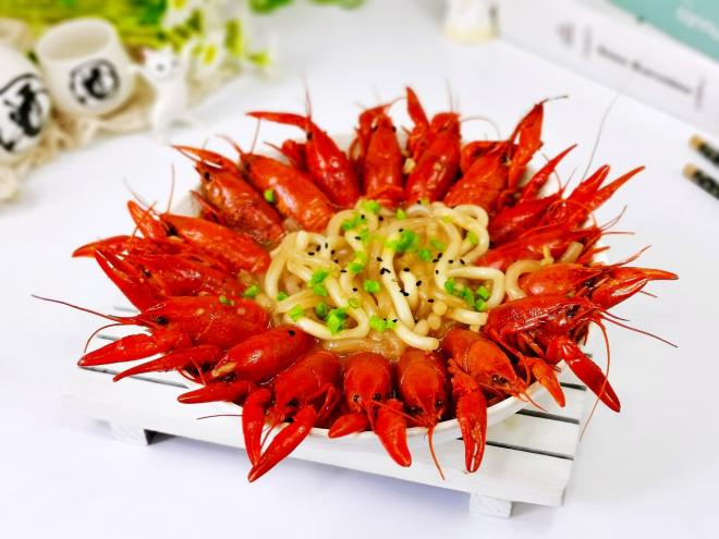 土豆粉焖龙虾