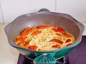 煮熟后熬个人口味调味即可关火。