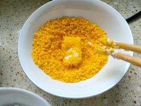 最后裹上一层面包糠