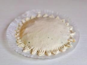 再把边缘捏一下，如图所示。