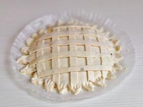 另一张手抓饼切条，做出网格。