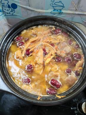 今天买的鸡有点肥，感觉有点油腻呢！