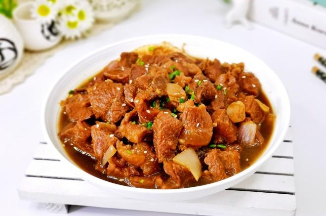 洋葱炖牛肉
