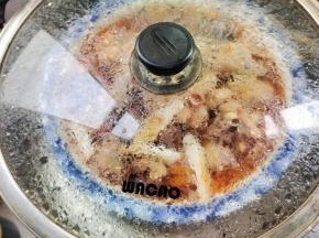 水开，放入蒸锅，大火蒸30分钟！