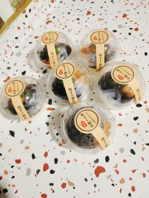 盖上盖子，贴上标签！就像在外面卖的一样，高大上！