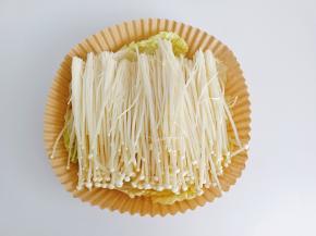 加上切好的金针菇。