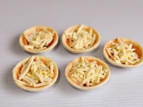 加入马苏里拉芝士。