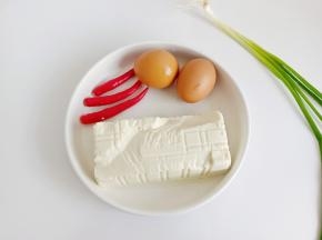 准备嫩豆腐一盒。