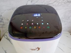 放入空气炸锅，烤蔬菜功能键160度烤10分钟。