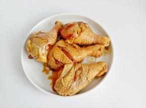 抓拌均匀腌制一小时入味。