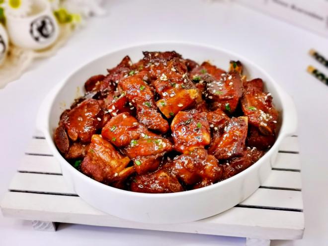 五花肉烧排骨