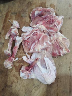 鸡腿解冻，去骨！