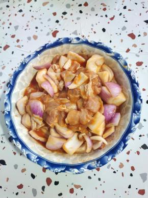 抓拌均匀腌制半个小时！