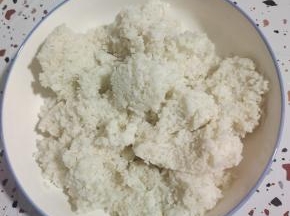 吃完不的剩米饭，晾至温热！