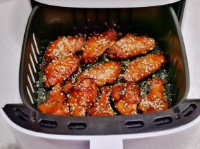 翻面刷蜂蜜撒芝麻再烤5分钟。