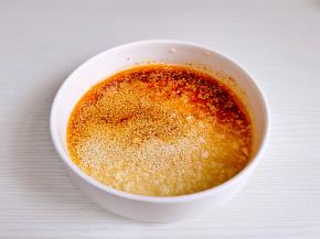 淋上热油。