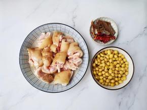 准备好所有食材。