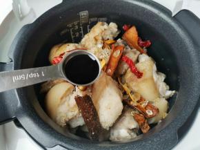 一勺老抽，一勺盐，