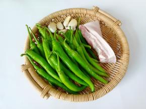 准备新鲜的食材。