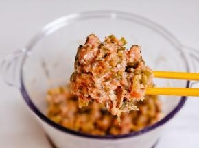 搅拌均匀即可，肉馅做好啦！包包子也可以呦～