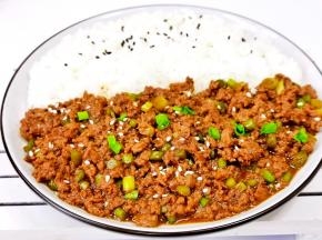 低脂低卡盖浇饭。