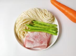 准备好需要的食材。