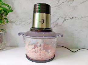 启动按键，六秒即可变成肉馅。