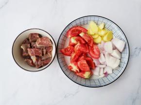 准备好所有食材。