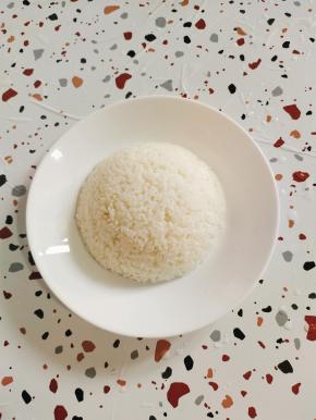 盘中倒扣一碗米饭！