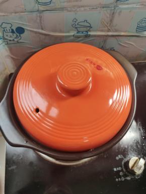 盖上盖子，中火卤20分钟！