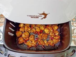 做法是不是很简单。当做下酒菜不错哦哈哈