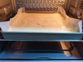 送入预热好的烤箱。 