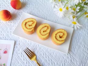 可以看到金灿灿的杏果酱。 