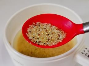 白芽煮出来即可关火，焖10分钟。