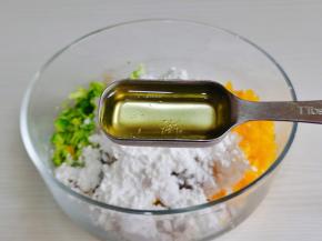 加入橄榄油。