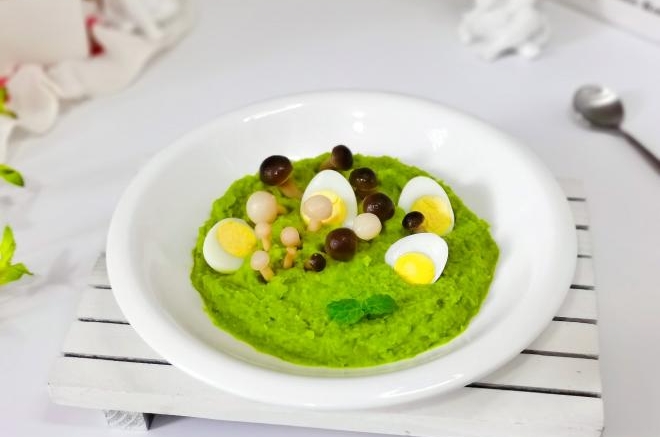 草甸上的小小菇